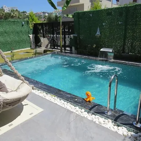 Oyster Park Isitmali Yildiz Efektli Cocuk Havuzlu