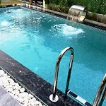 Villa Oyster Park Heated Pool