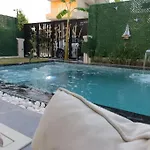 Villa Oyster Park Heated Pool