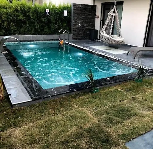 Vila Oyster Park Isitmali Yildiz Efektli Cocuk Havuzlu *