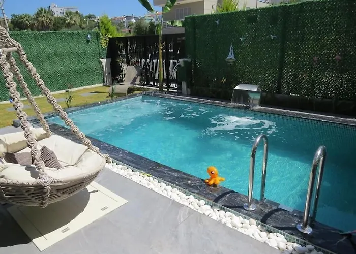 Oyster Park Isitmali Yildiz Efektli Cocuk Havuzlu